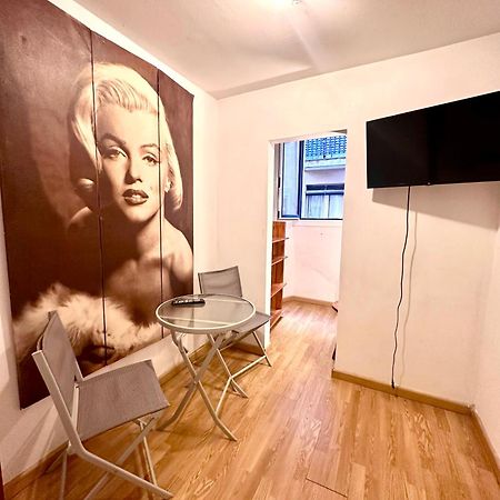 Private Rooms In City Center Барселона Екстер'єр фото